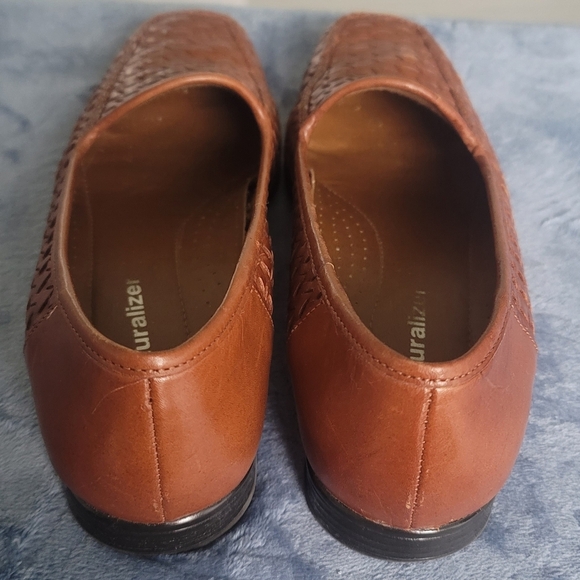 Naturalizer Brown Leather Woven Loafers Size 7.5N Retails $125 - Picture 4 of 9